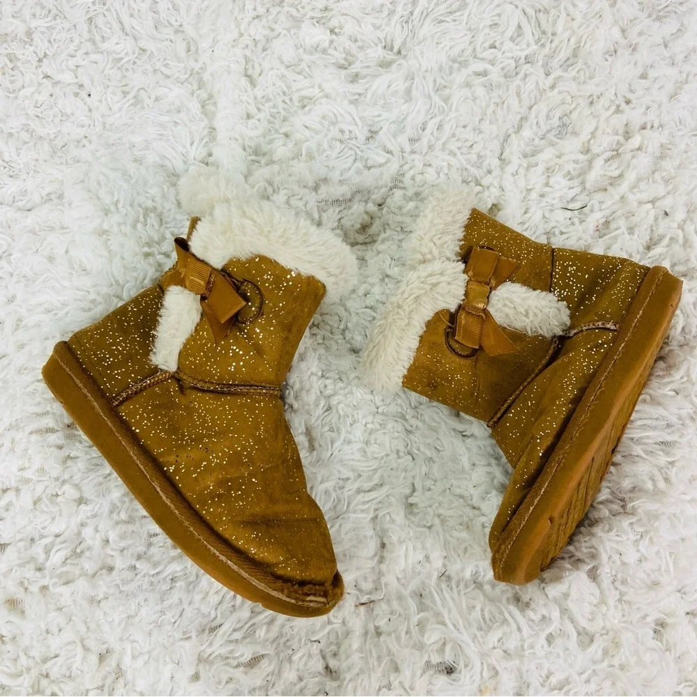 UNBRANDED Cozy Tan Kids glitter sparkly Boots with Bow Accent size 11 / 12